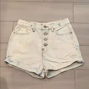 Super High Rise Foxy exposes button jean short